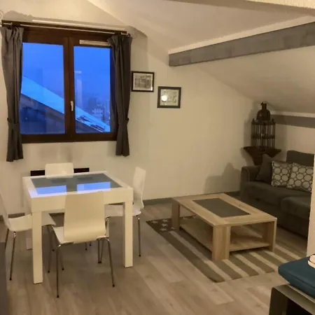 Cosy At 5min From Center Διαμέρισμα